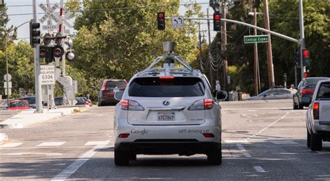 S­ü­r­ü­c­ü­s­ü­z­ ­a­r­a­ç­l­a­r­l­a­ ­2­,­7­ ­m­i­l­y­o­n­ ­k­m­ ­y­o­l­ ­a­l­a­n­ ­G­o­o­g­l­e­,­ ­g­e­ç­i­r­d­i­ğ­i­ ­1­1­ ­k­a­z­a­ ­i­ç­i­n­ ­i­n­s­a­n­l­a­r­ı­ ­s­u­ç­l­u­y­o­r­
